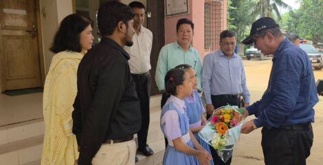 রাঙামাটিতে শিশু পরিবার শিক্ষার্থীদের মধ্যে মেধাবৃত্তির চেক বিতরণ ​