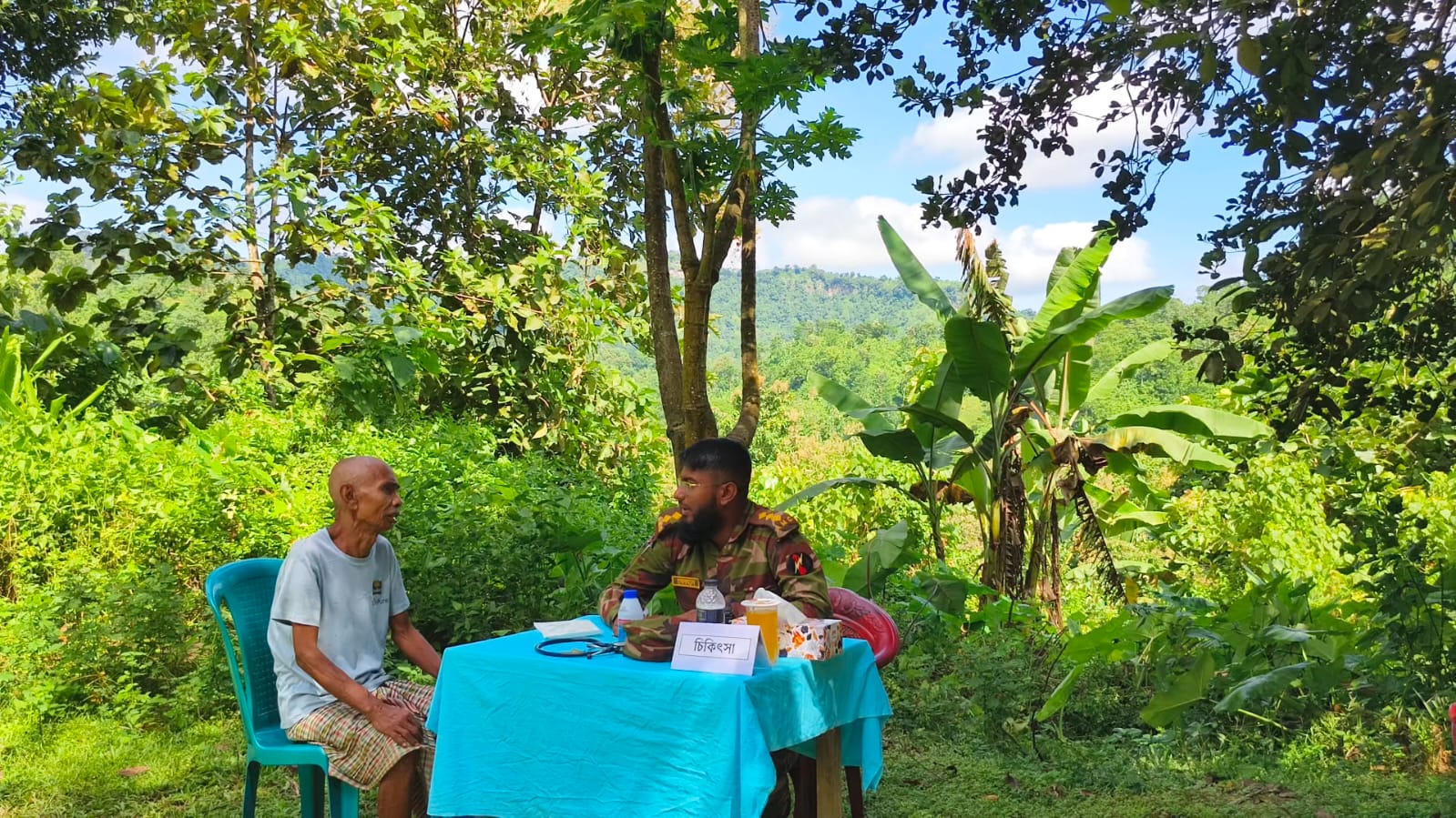 দুর্গম পাহাড়ে চিকিৎসার আলো,৩ শতাধিক মানুষের পাশে মহালছড়ি জোন