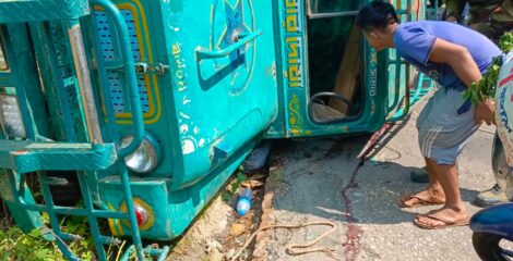 সাজেকের সিজকছড়ায় পর্যটকবাহী চাঁদের গাড়ি দুর্ঘটনায় আহত-৭