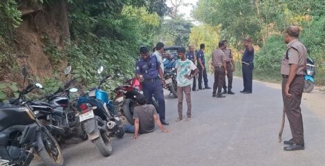 ‎ঈদগাঁও ঈদগড় সড়কে দু’দফা ডাকাতি, আতঙ্কে যাত্রীরা