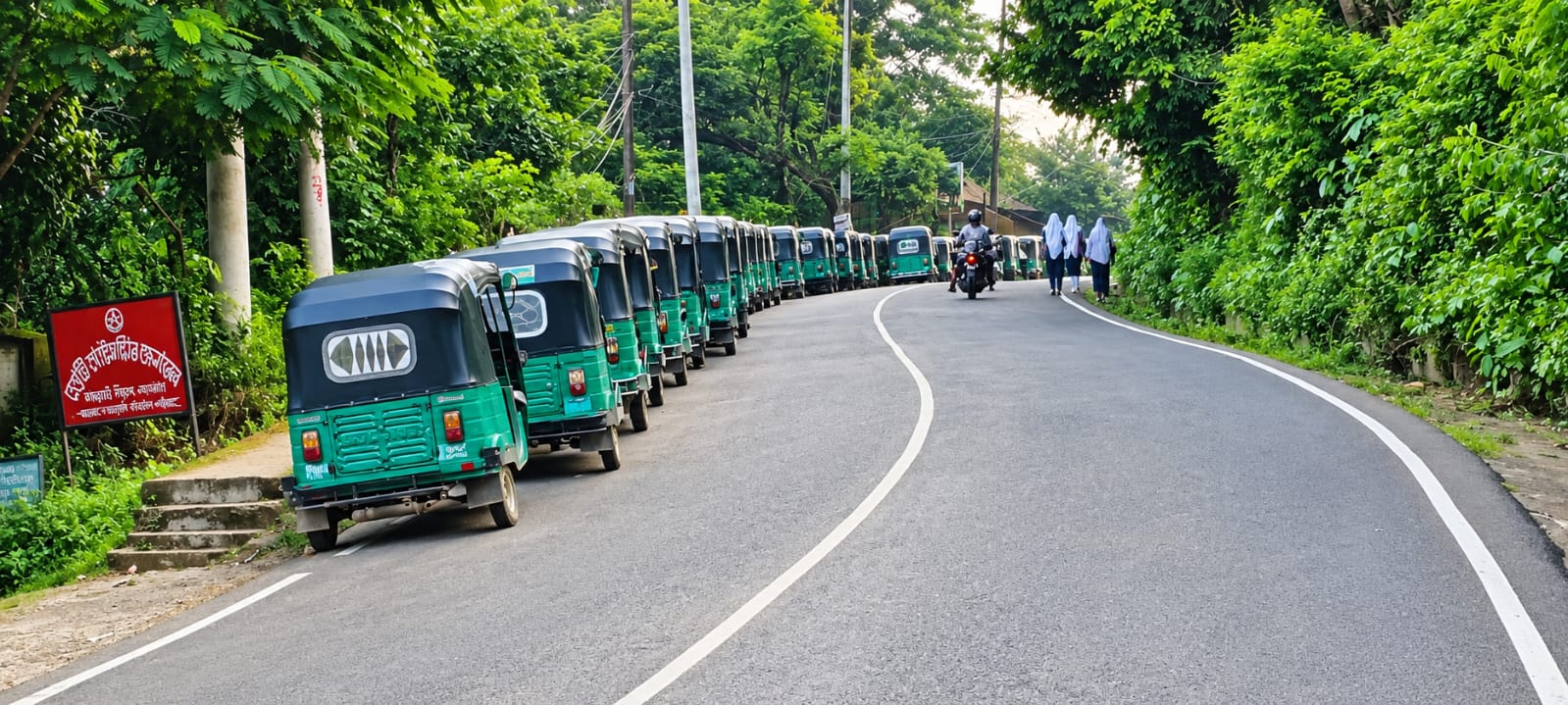 রাঙামাটিতে এলপিজি সিএন জি গ্যাসের তীব্র সংকট
