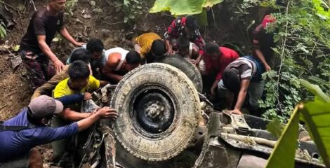 থানচিতে পর্যটকবাহী নোহা খাদে, নিহত-২