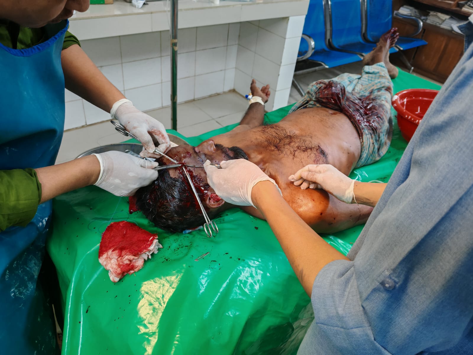 ঘাতক মাহিদুল ইসলামকে খুঁজছে পুলিশ