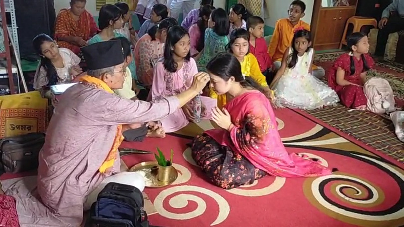 পাহাড়ে গুর্খা সম্প্রদায়েরঐতিহ্যবাহী’টিকা লাগাউনে’উৎসব 