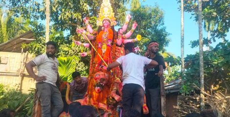 দীঘিনালায় ৮টি পূজামন্ডপে প্রতিমা মাইনী নদীতে বির্সজন